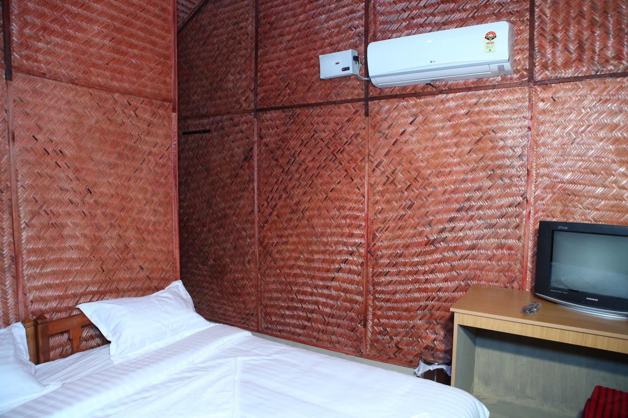 Savithri Inn Bamboo Cottages & Resorts Varkala Εξωτερικό φωτογραφία