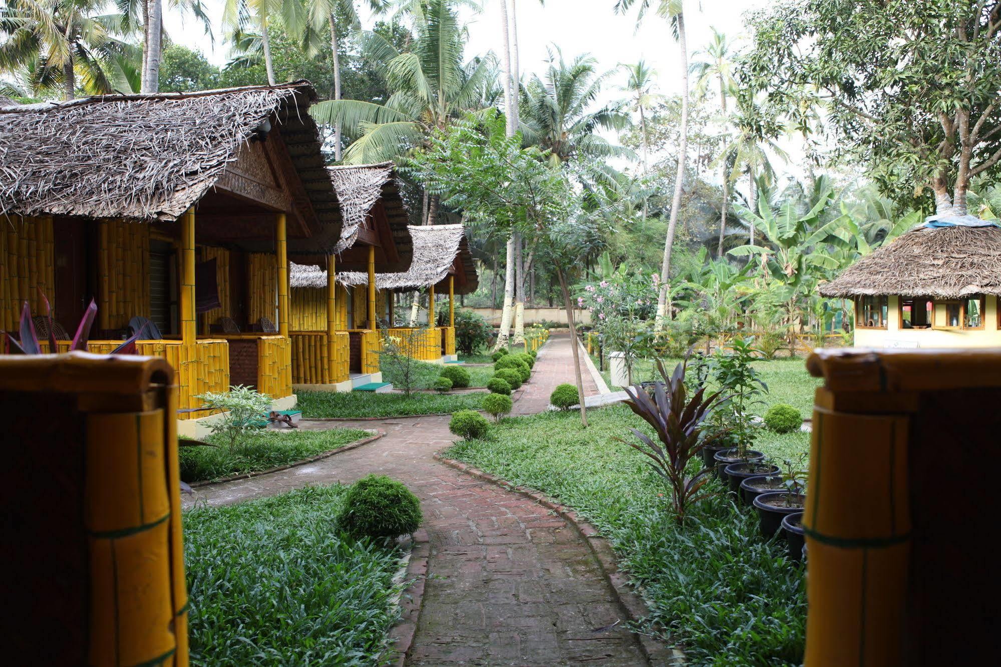 Savithri Inn Bamboo Cottages & Resorts Varkala Εξωτερικό φωτογραφία