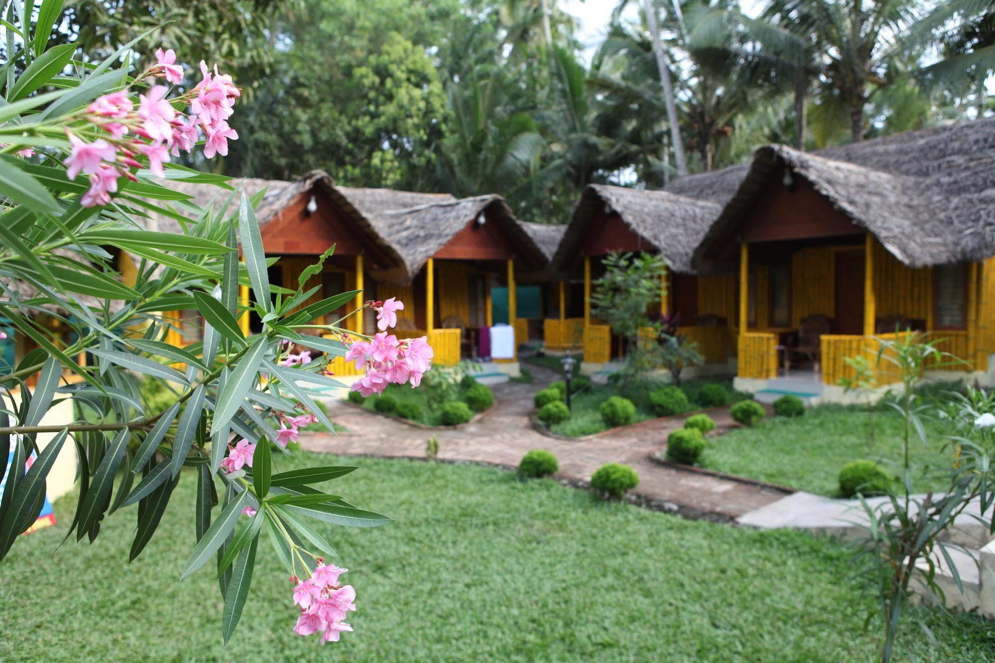 Savithri Inn Bamboo Cottages & Resorts Varkala Εξωτερικό φωτογραφία